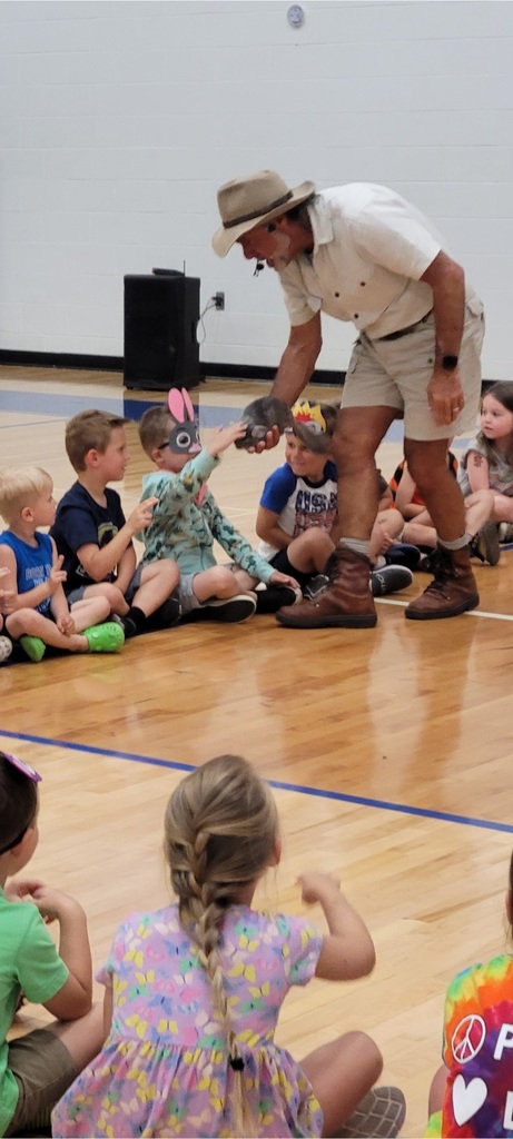 Preschoolers learning about animals.